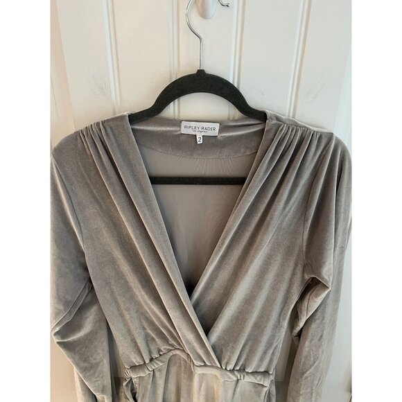 Ripley Rader Los Angeles Womens Velvet Long Sleeve Grey Jumpsuit Size 2 Small - Picture 2 of 5